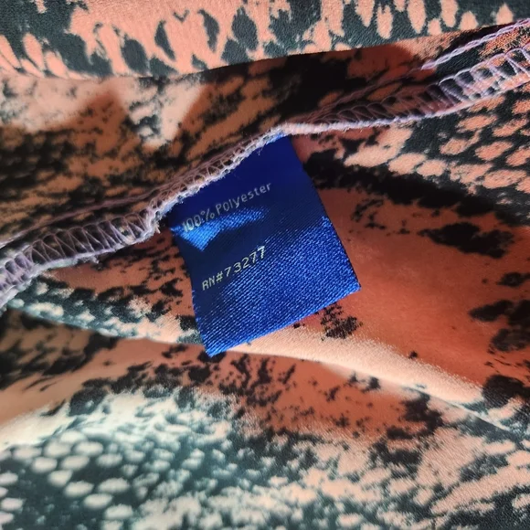 APT. 9 V- Neck Top with rounded bottom size XXL - Picture 6 of 7